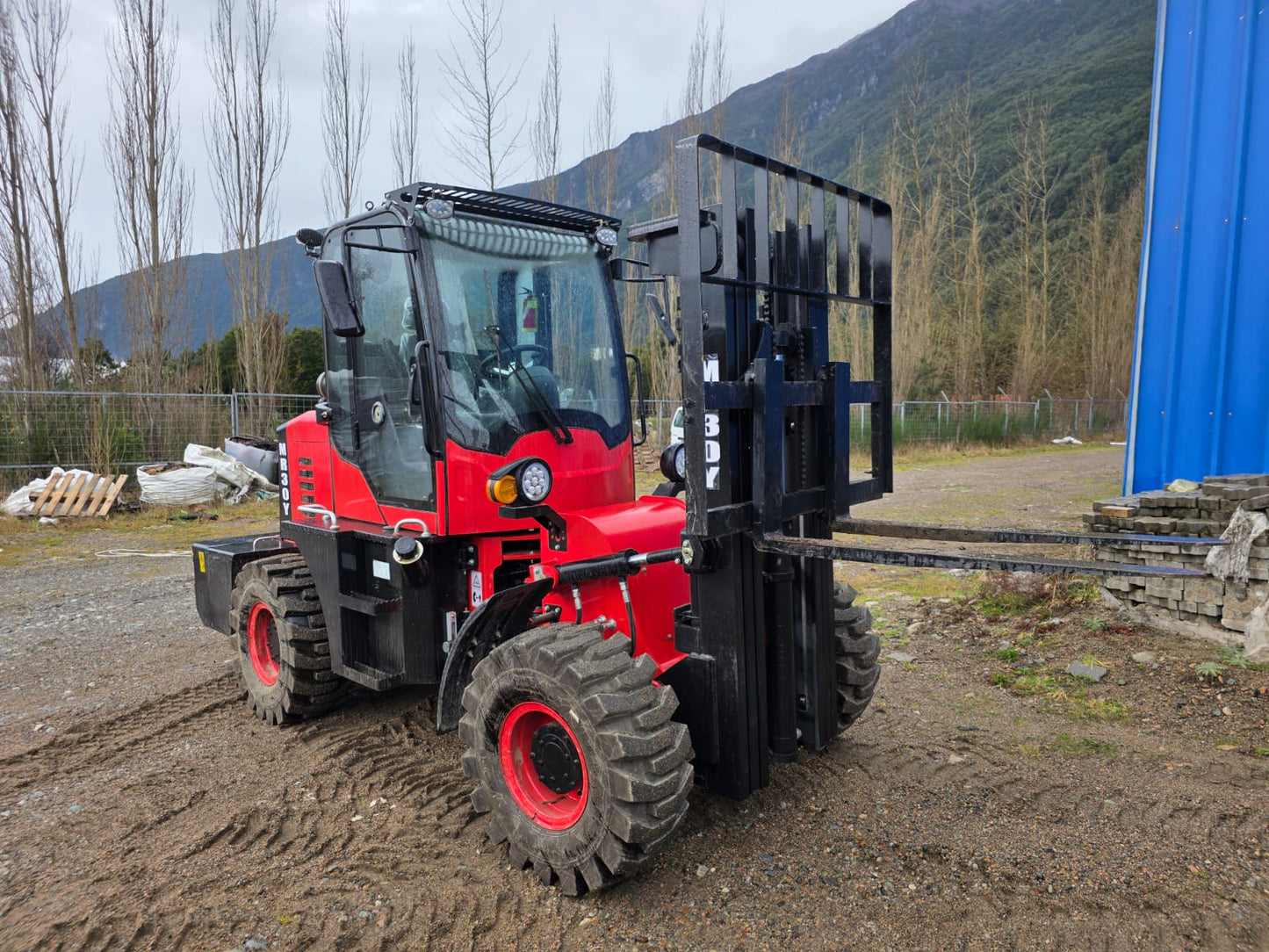 GRUA HORQUILLA FORKLIFT